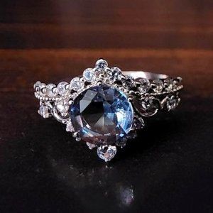 Fragrant Jewels Ice Crown Ring